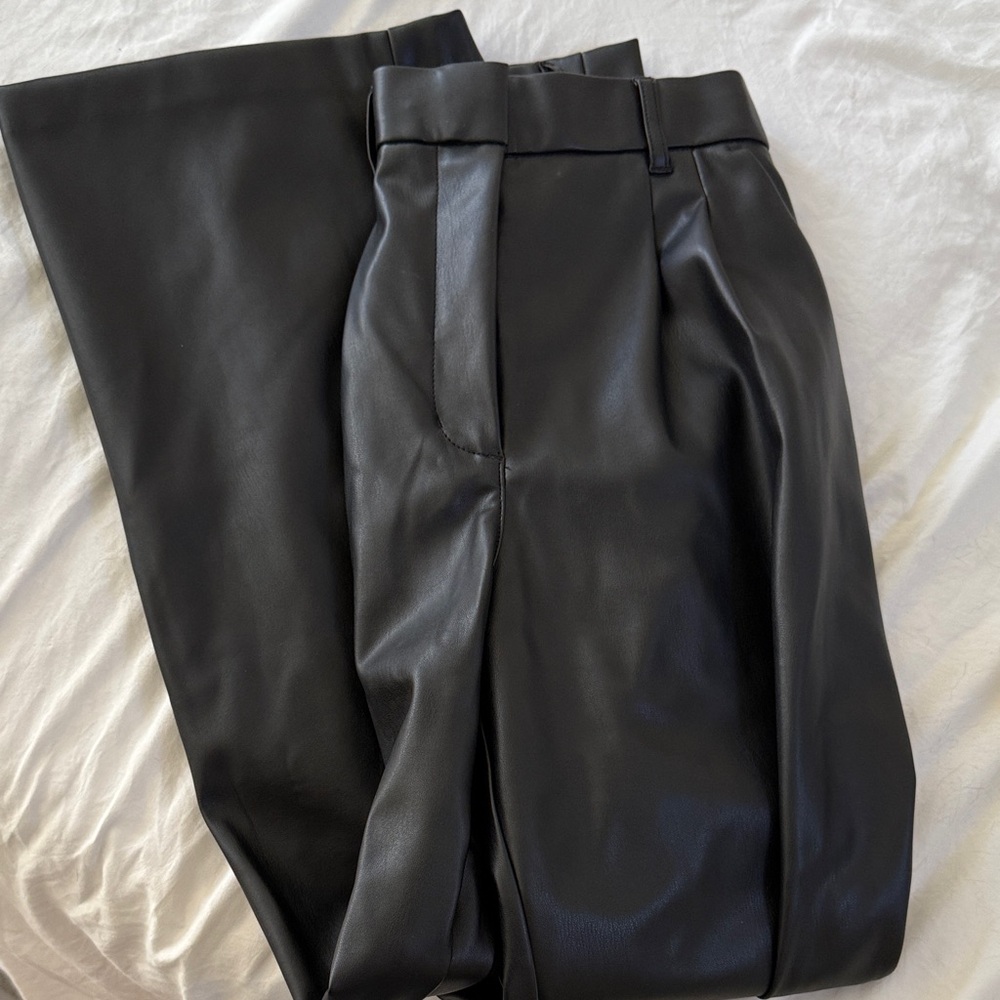 Abercrombie | Black Leather Women’s Wide Leg Pants - Picture 5 of 6